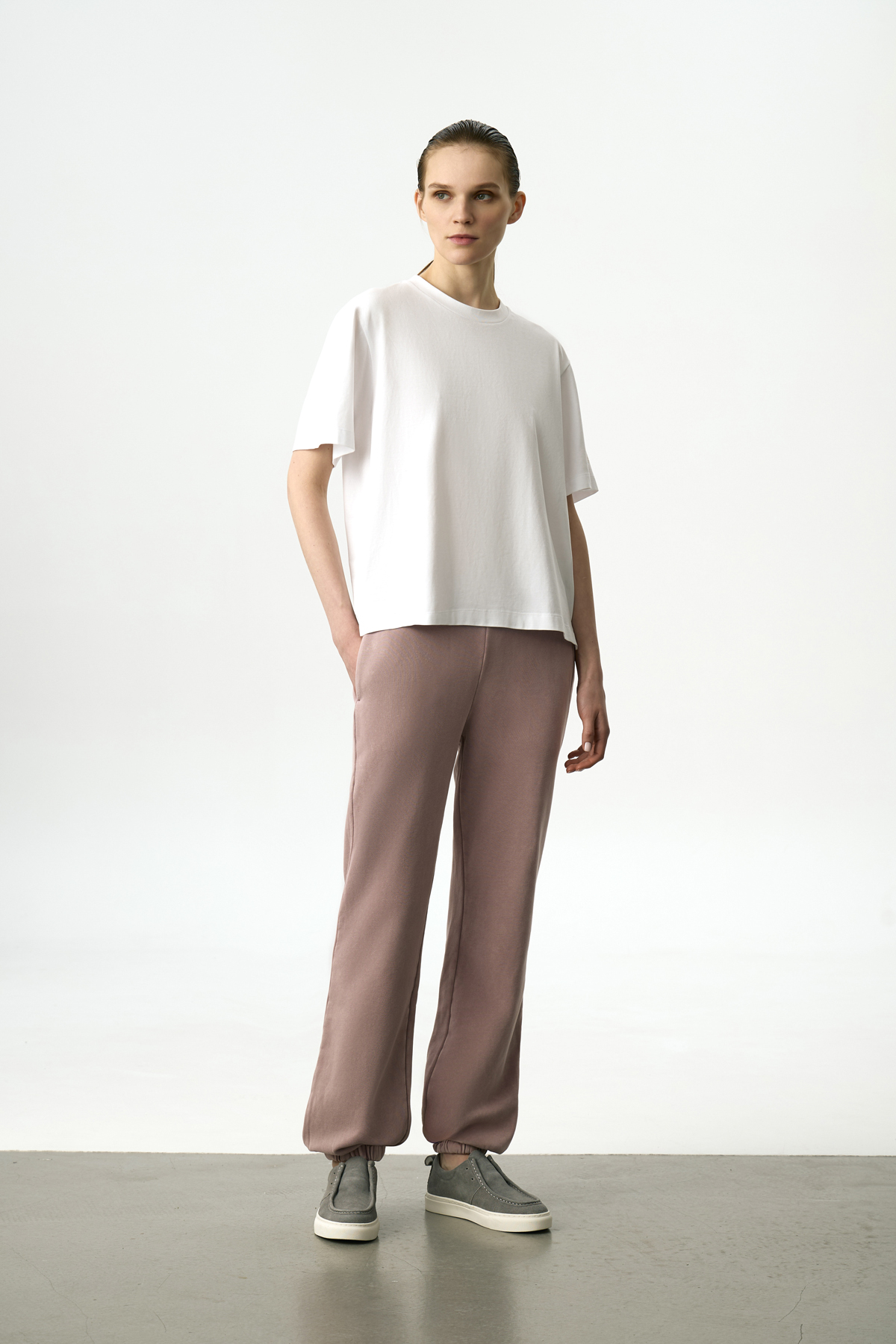 Брюки-джоггеры VASSA CODE, пол женский, цвет сиреневый, фото №3