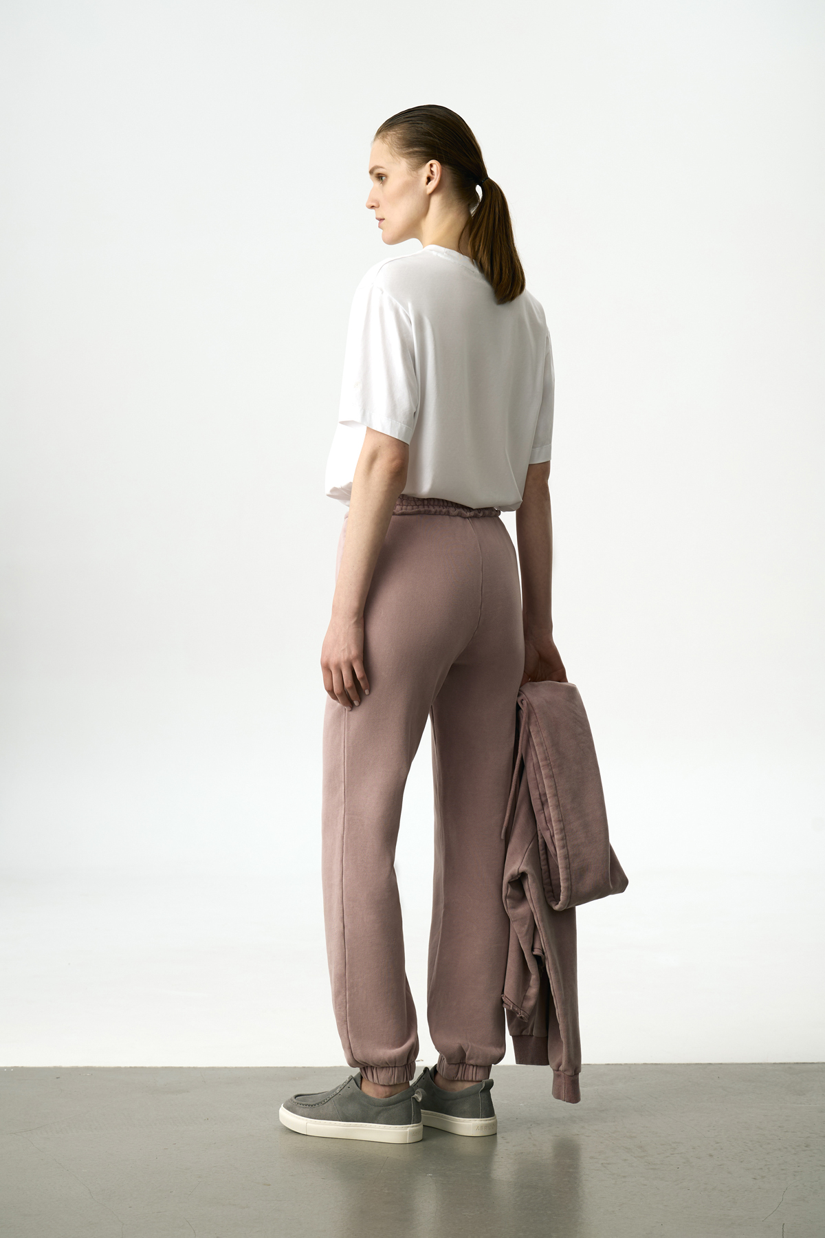 Брюки-джоггеры VASSA CODE, пол женский, цвет сиреневый, фото №4