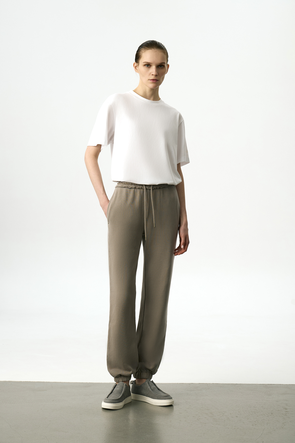 Брюки-джоггеры VASSA CODE, пол женский, цвет зеленый, фото №2