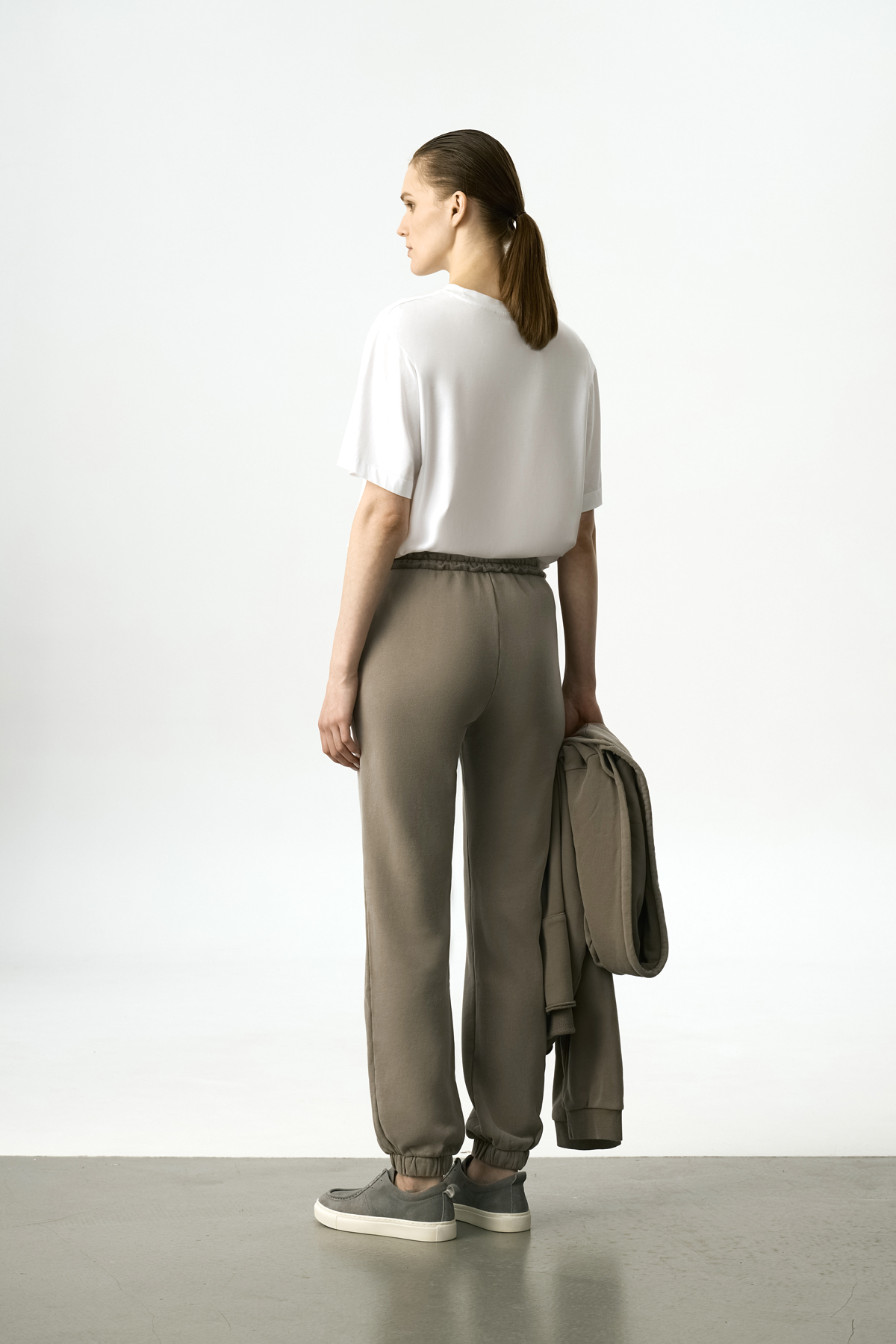 Брюки-джоггеры VASSA CODE, пол женский, цвет зеленый, фото №4