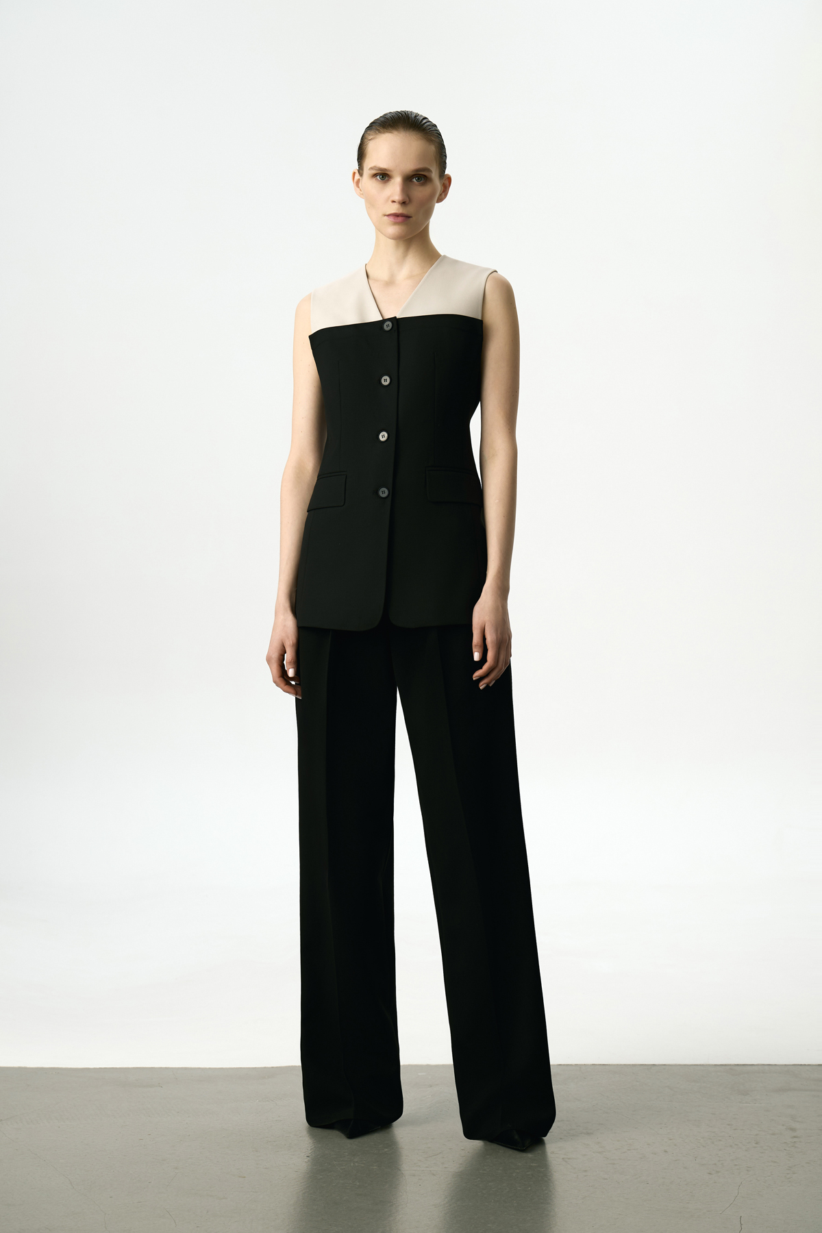 Жилет приталенный VASSA&Co, пол женский, цвет черный, фото №4