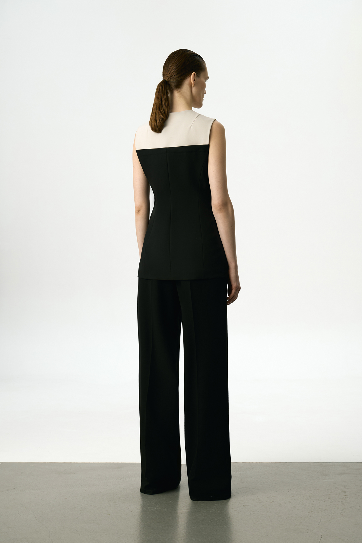 Жилет приталенный VASSA&Co, пол женский, цвет черный, фото №5