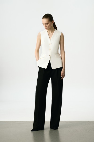 Удлиненный приталенный жилет VASSA&Co, пол женский, цвет белый, фото №2