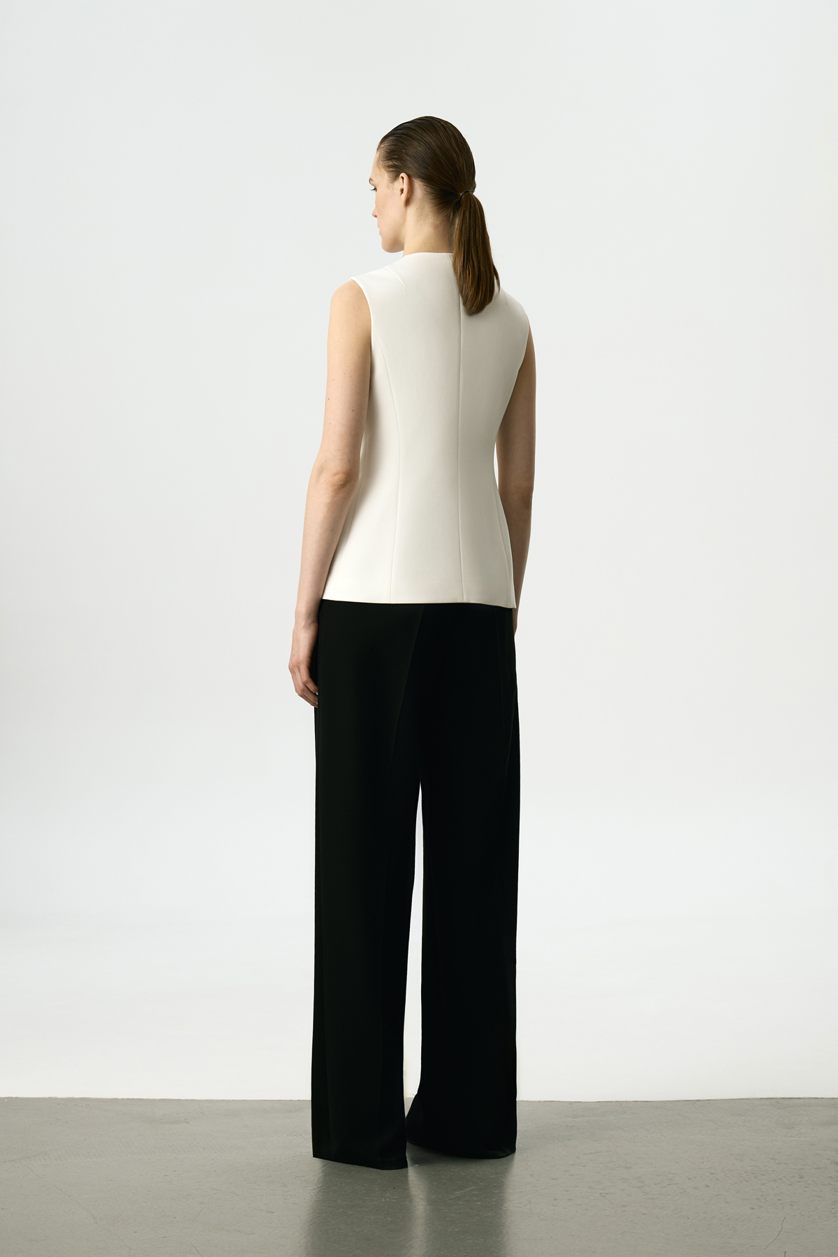 Удлиненный приталенный жилет VASSA&Co, пол женский, цвет белый, фото №6