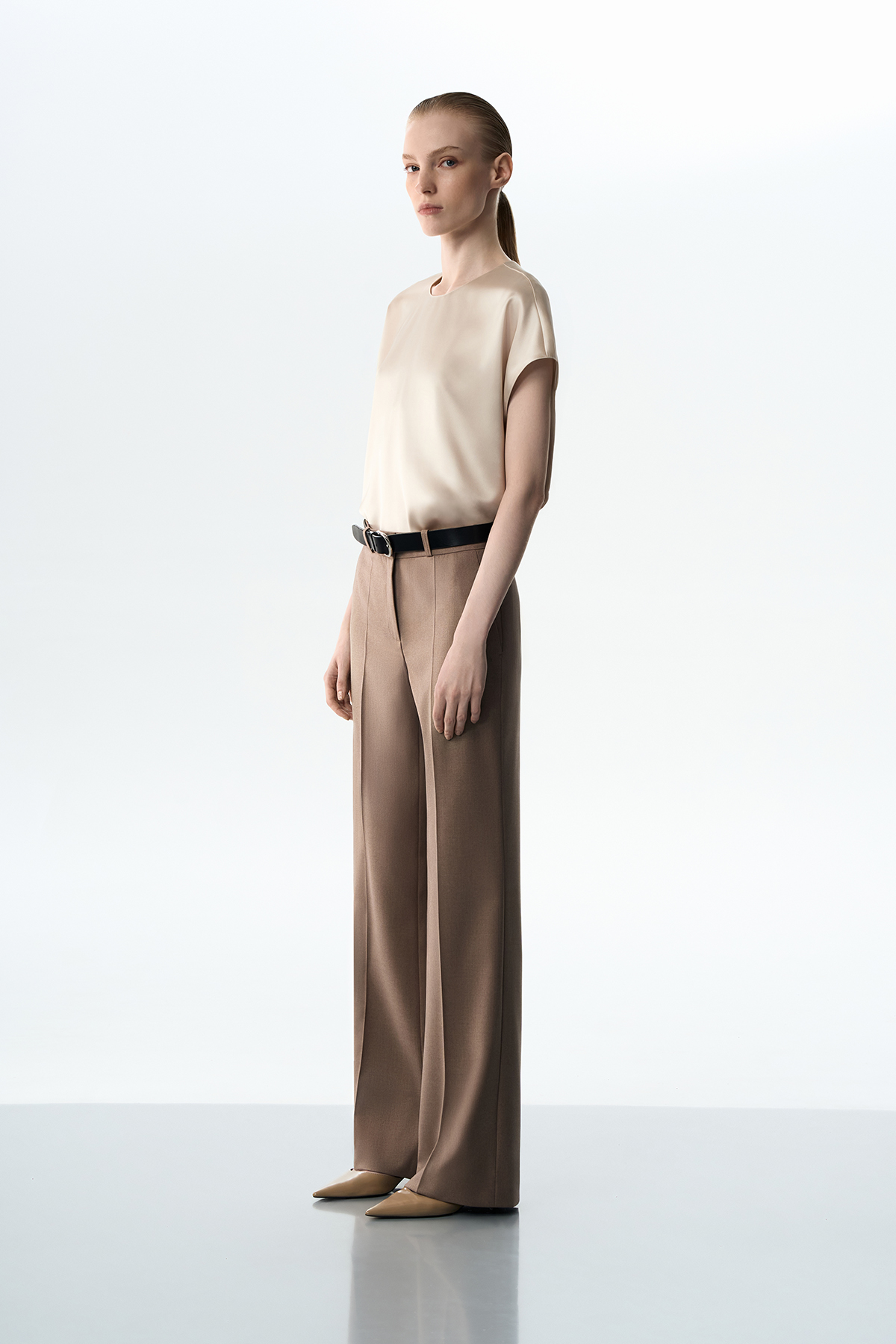 Брюки коричневые со стрелками VASSA&Co, пол женский, цвет коричневый, фото №4