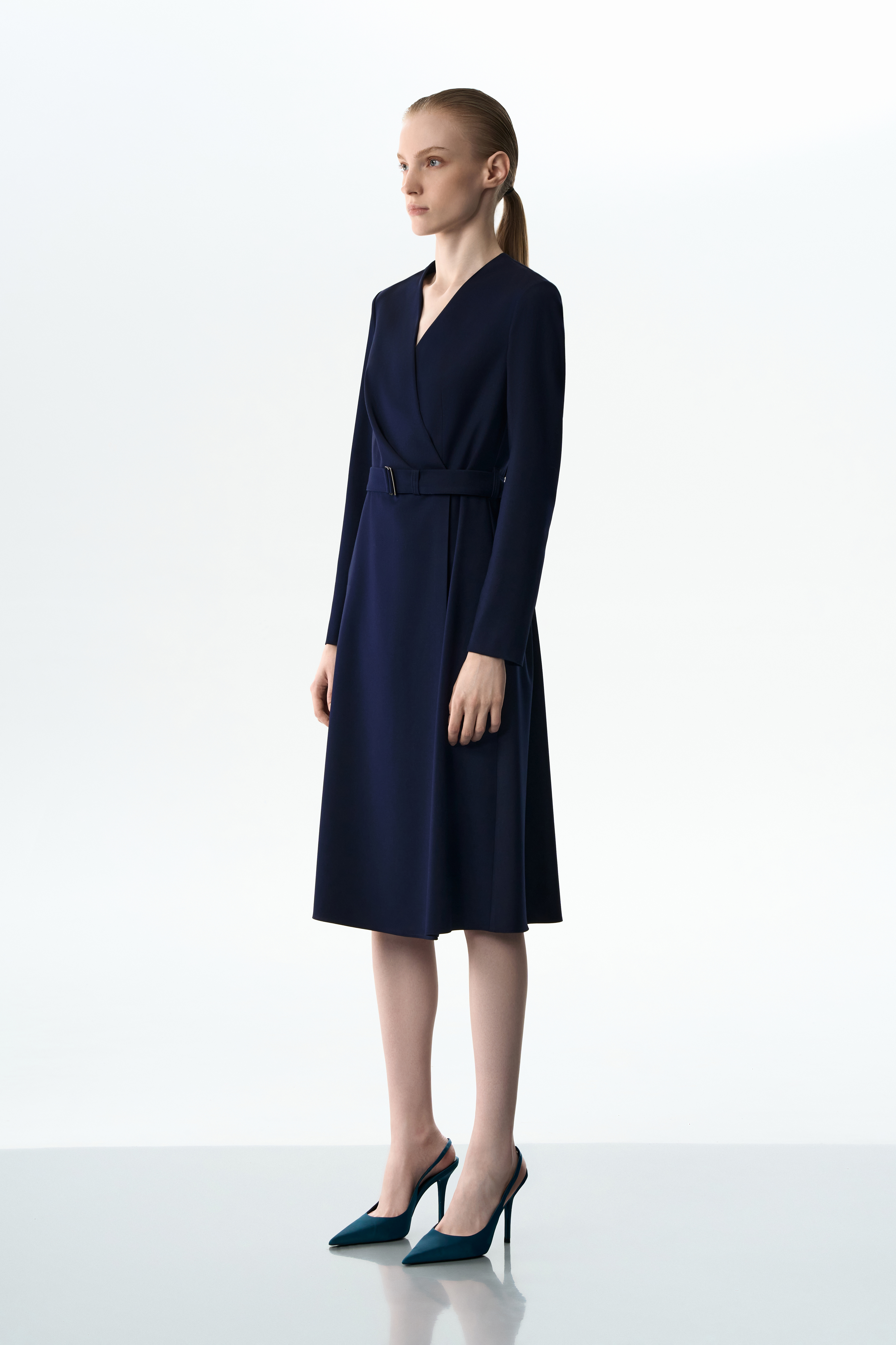 Платье с поясом VASSA&Co, пол female, цвет синий, фото №3