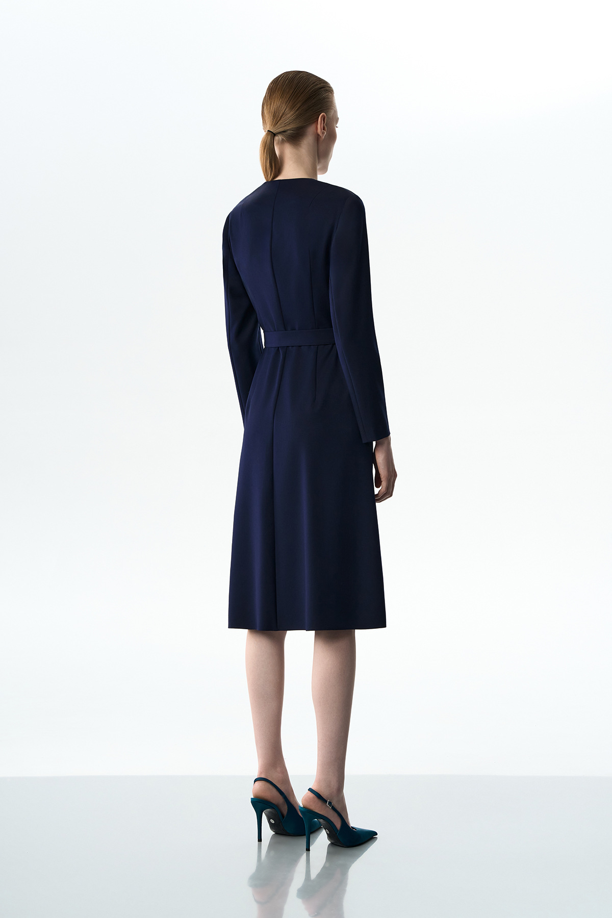 Платье с поясом VASSA&Co, пол female, цвет синий, фото №4