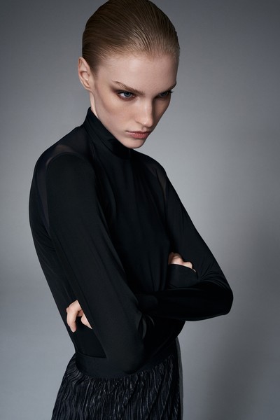 Водолазка с элементами из сетки VASSA&Co, пол женский, цвет черный, фото №4