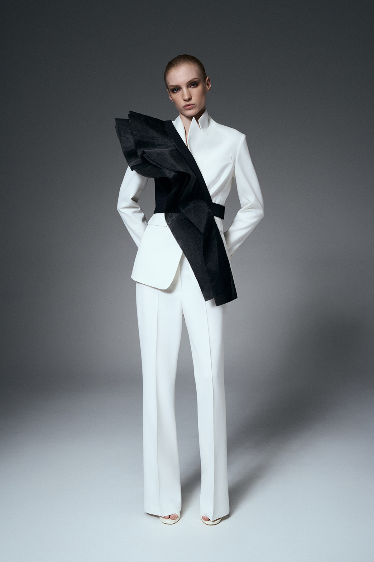 Жилет на одно плечо VASSA&Co, пол женский, цвет черный, фото №4