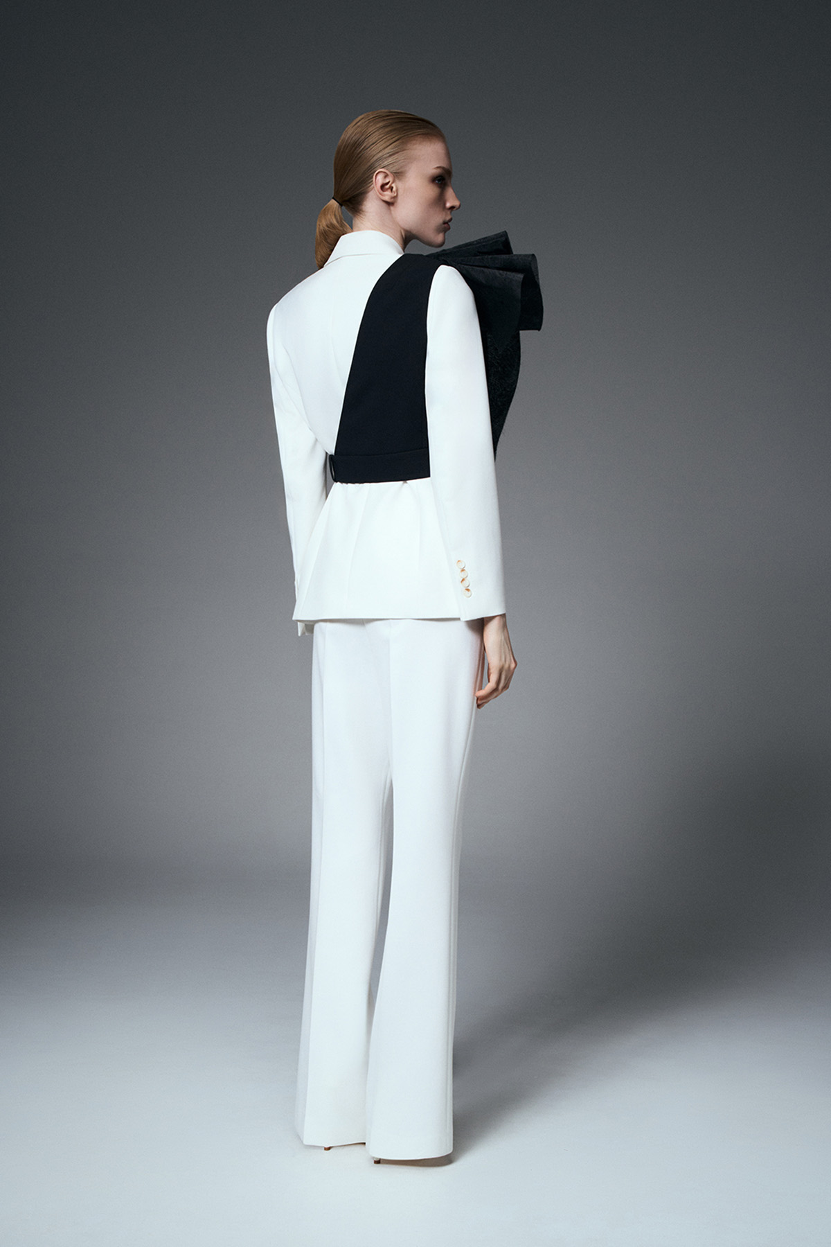 Жилет на одно плечо VASSA&Co, пол женский, цвет черный, фото №5