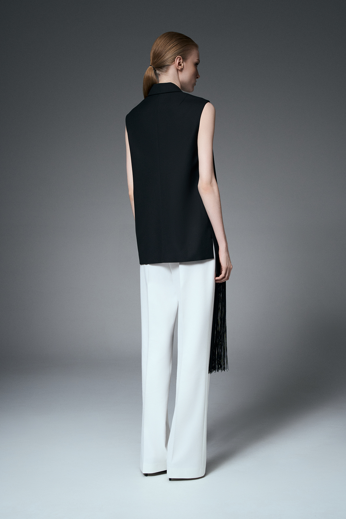 Жилет удлиненный с бахромой VASSA&Co, пол женский, цвет черный, фото №4
