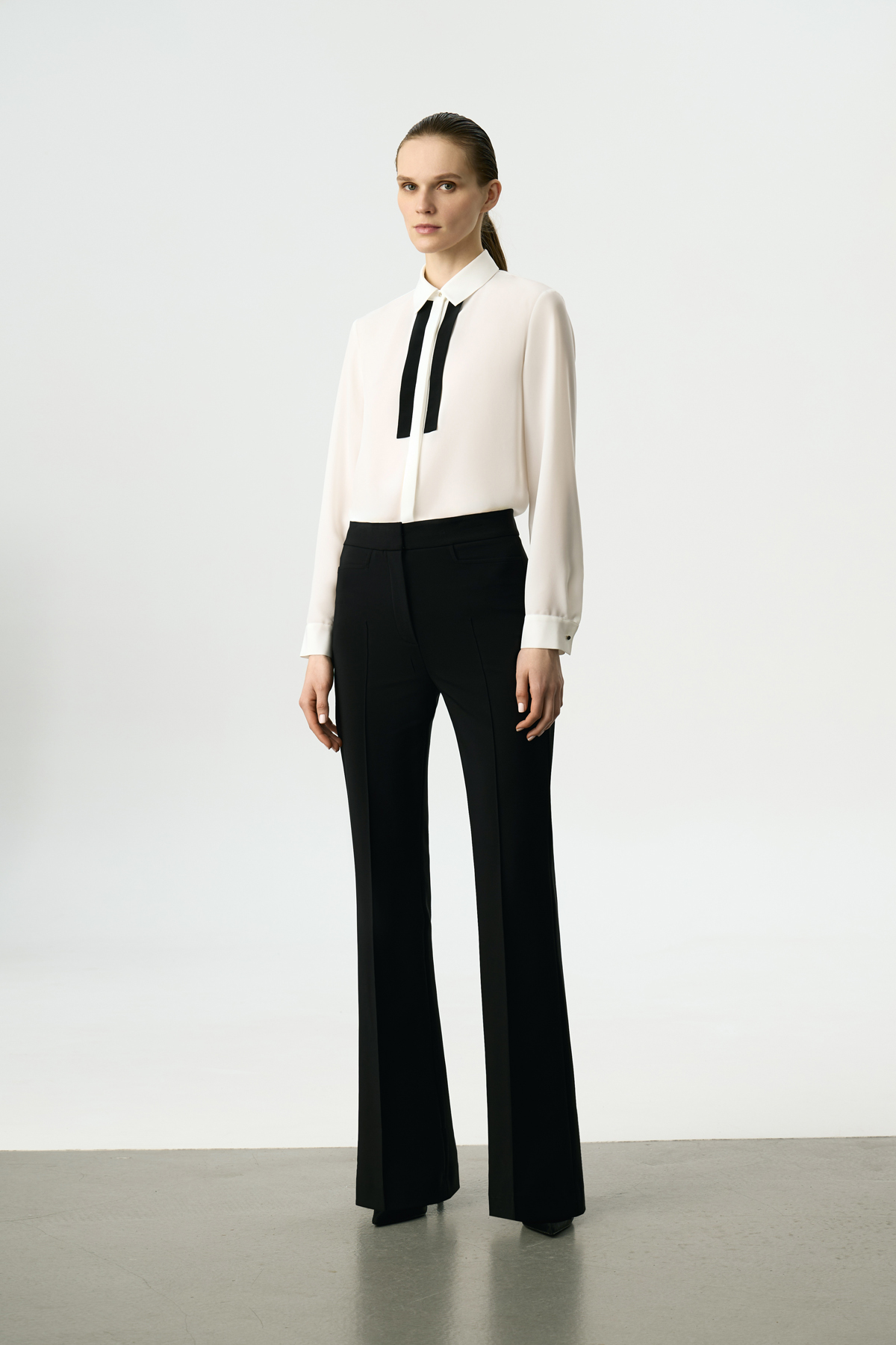 Блузка с контрастными деталями VASSA&Co, пол женский, цвет белый, фото №2