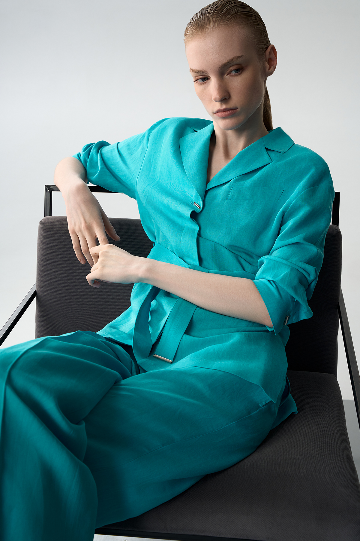 Брюки бирюзовые VASSA&Co, пол женский, цвет голубой, фото №6