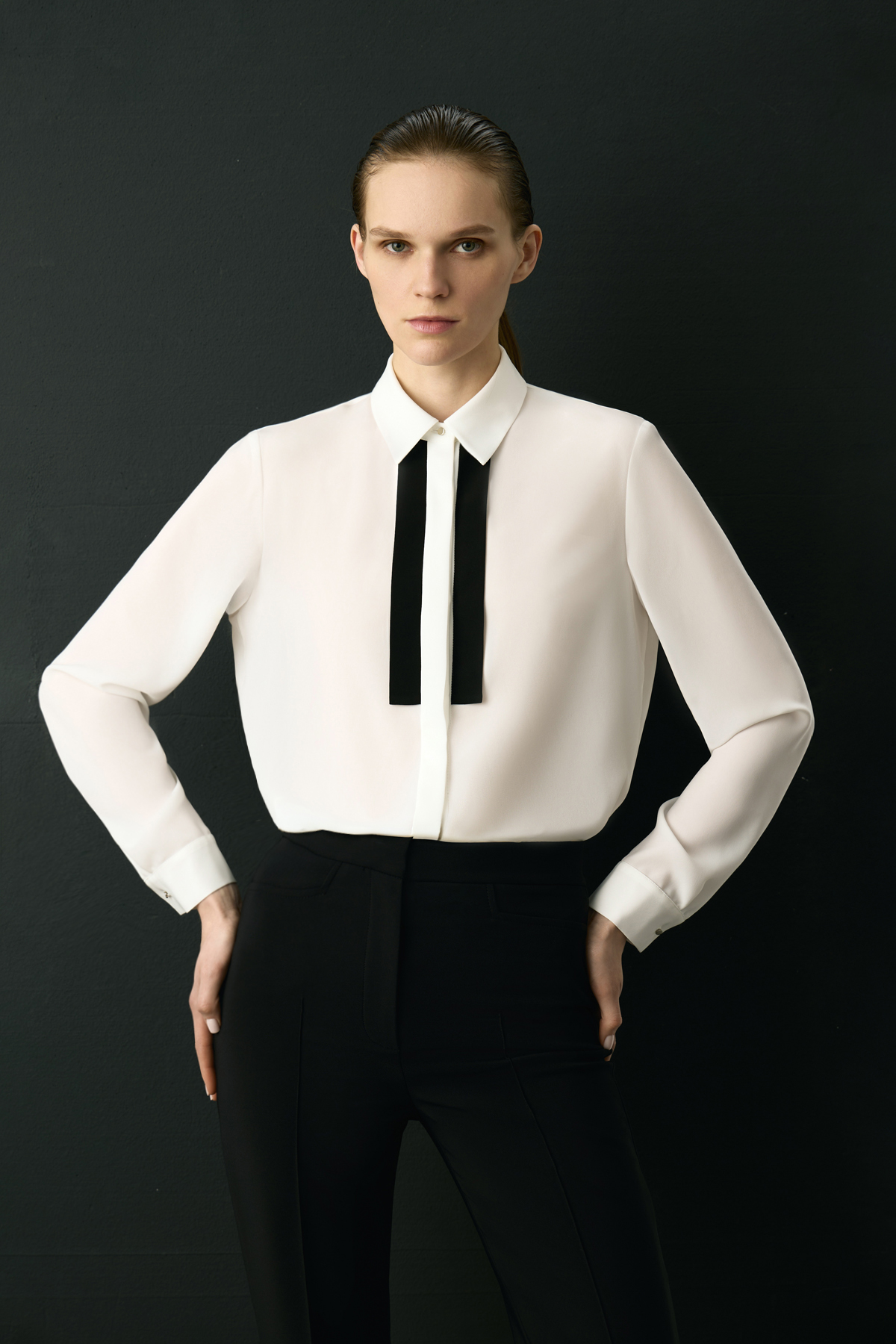 Блузка с контрастными деталями VASSA&Co, пол женский, цвет белый, фото №3