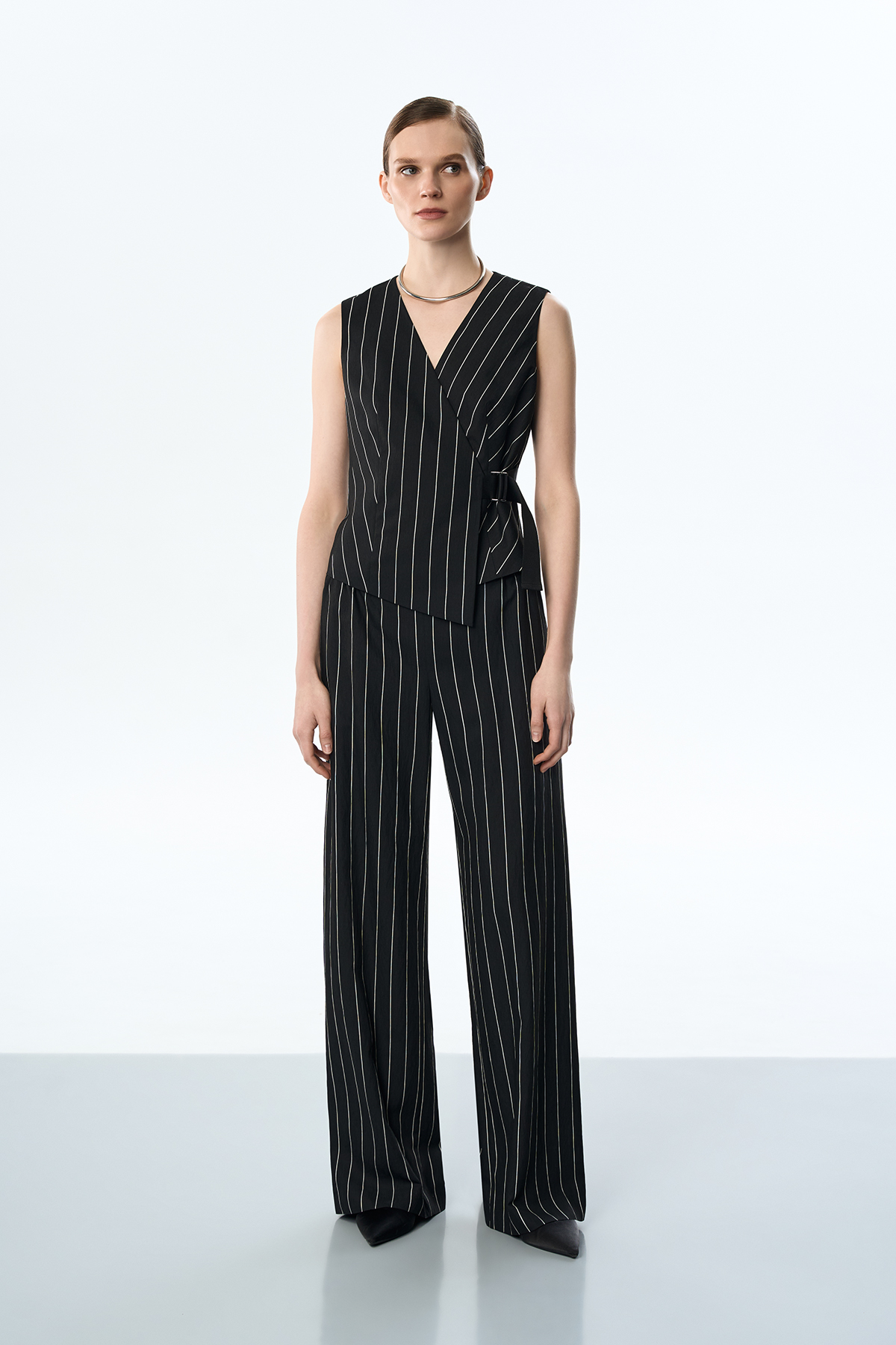 Жилет в полоску VASSA&Co, пол женский, цвет черный, фото №2