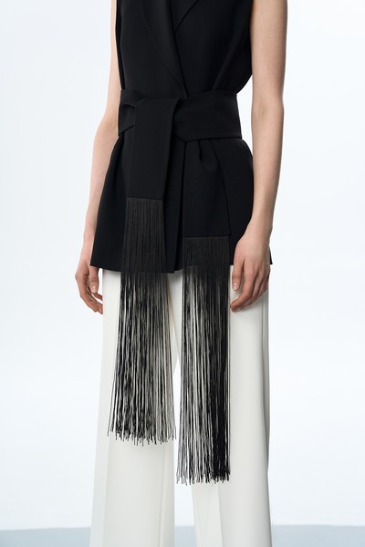 Жилет с поясом с бахромой VASSA&Co, пол женский, цвет черный, фото №4
