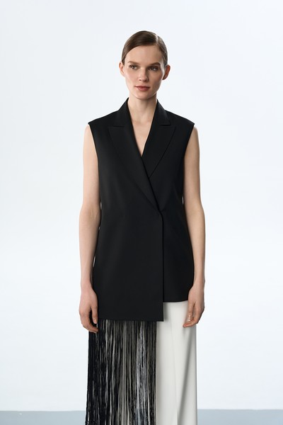 Жилет удлиненный с бахромой VASSA&Co, пол женский, цвет черный, фото №2