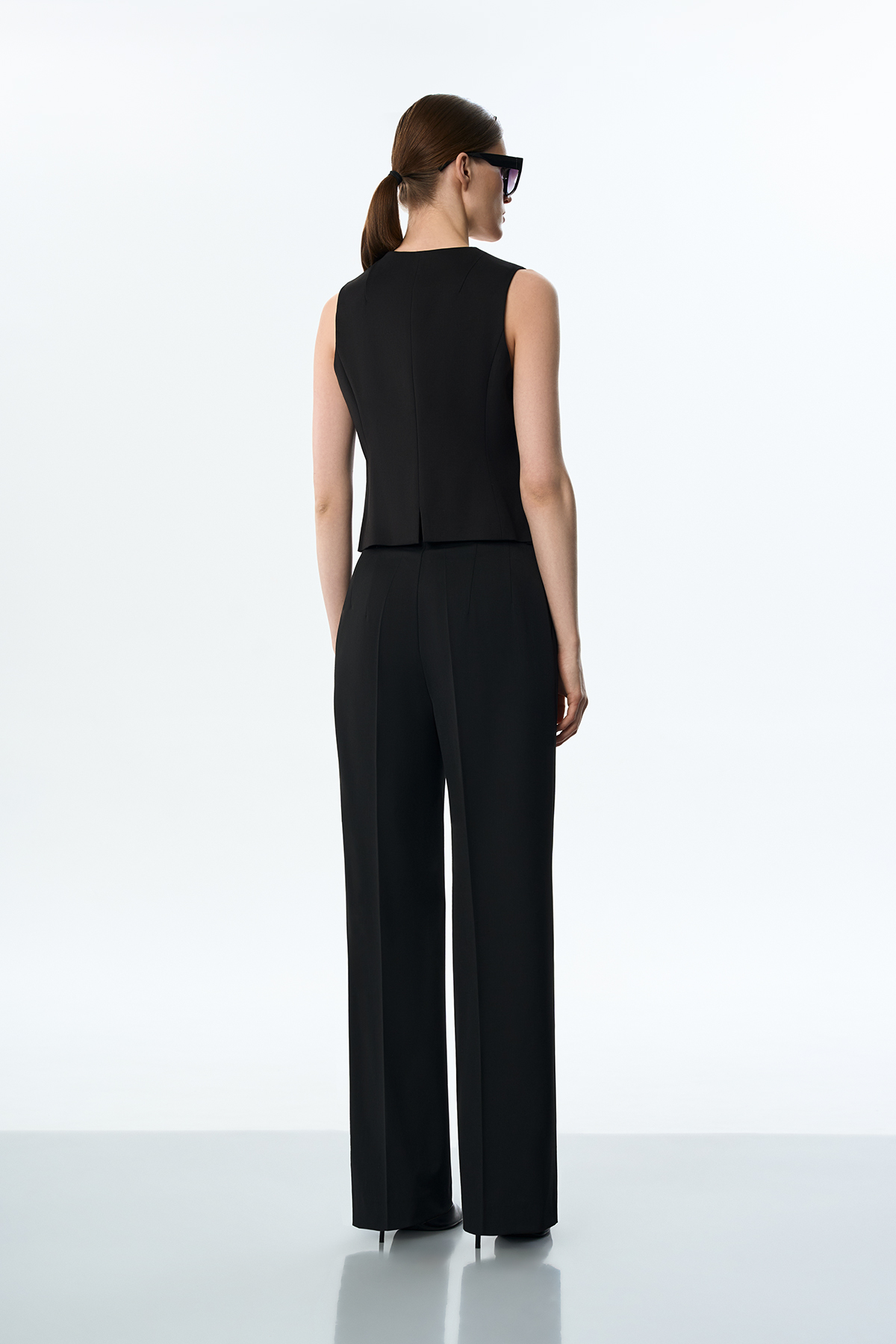 Жилет приталенный VASSA&Co, пол женский, цвет черный, фото №4