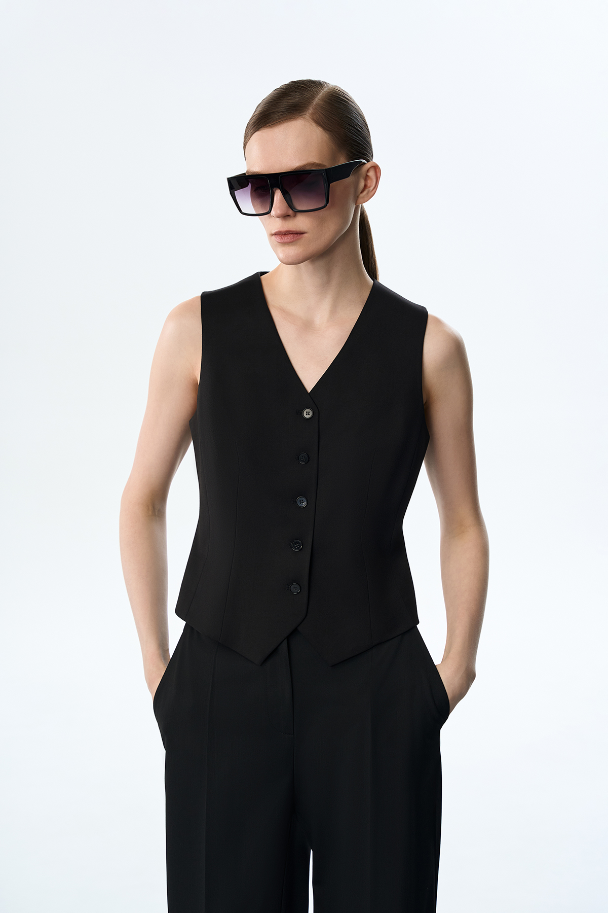 Жилет приталенный VASSA&Co, пол женский, цвет черный, фото №3