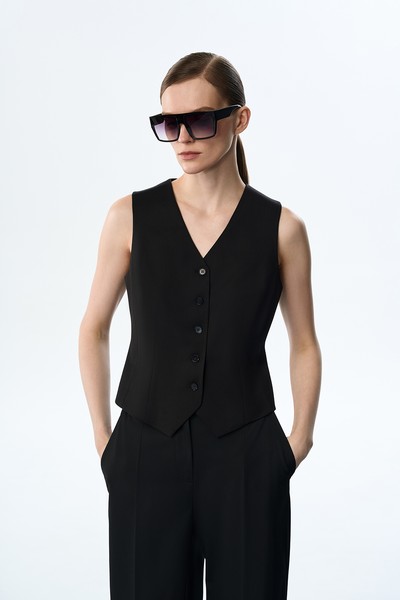 Жилет приталенный VASSA&Co, пол женский, цвет черный, фото №3