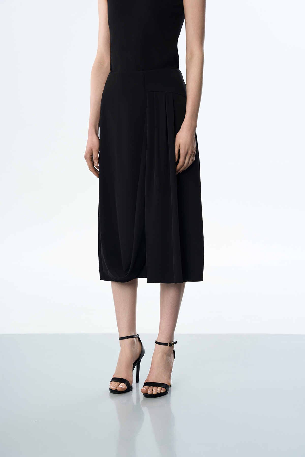 Юбка с асимметричной деталью VASSA&Co, пол женский, цвет черный, фото №2