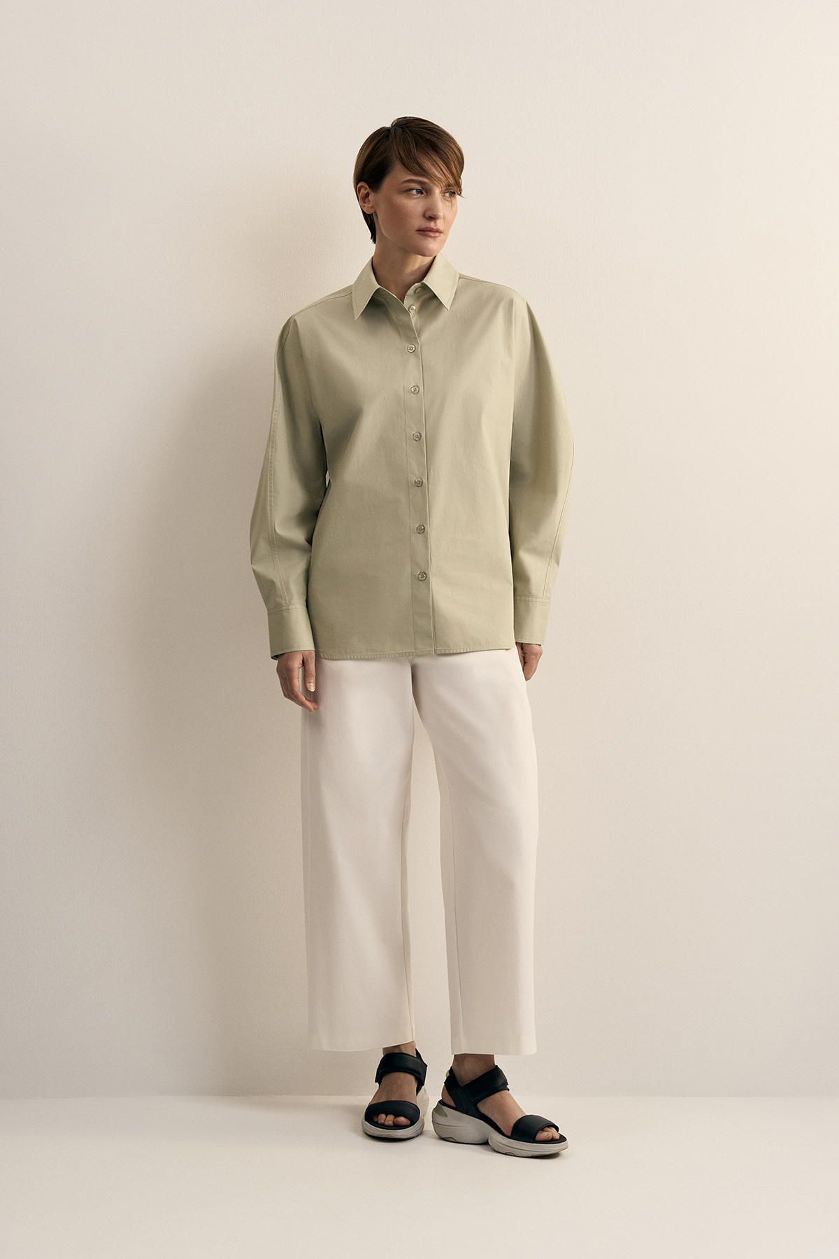 Рубашка оливкового цвета VASSA CODE, пол женский, цвет зеленый, фото №2