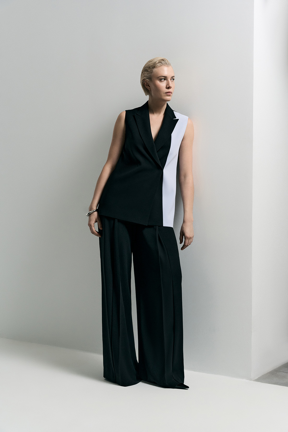 Жилет удлиненный VASSA&Co, пол female, цвет black, фото №2