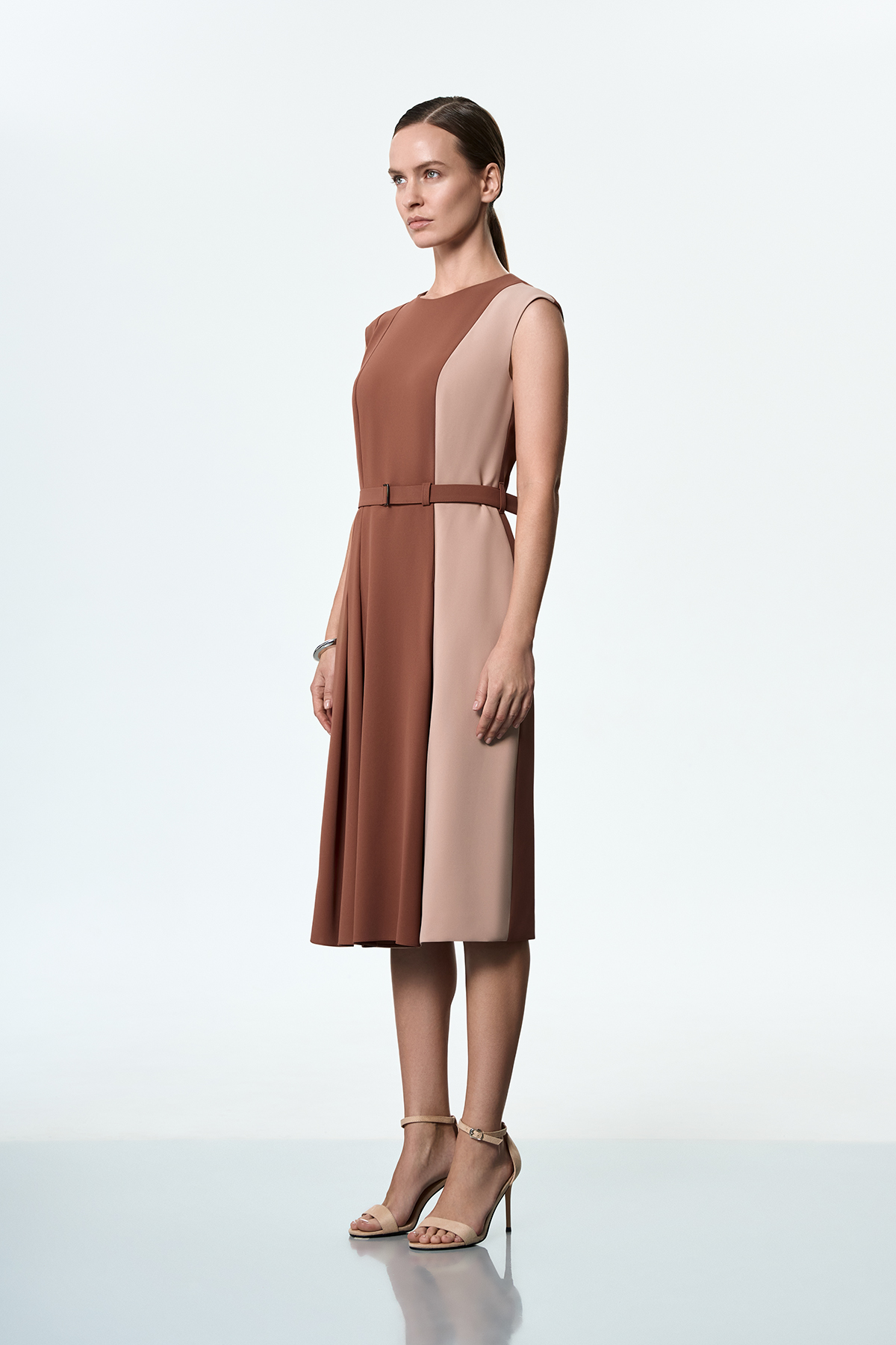 Платье коричневое VASSA&Co, пол женский, цвет коричневый, фото №2