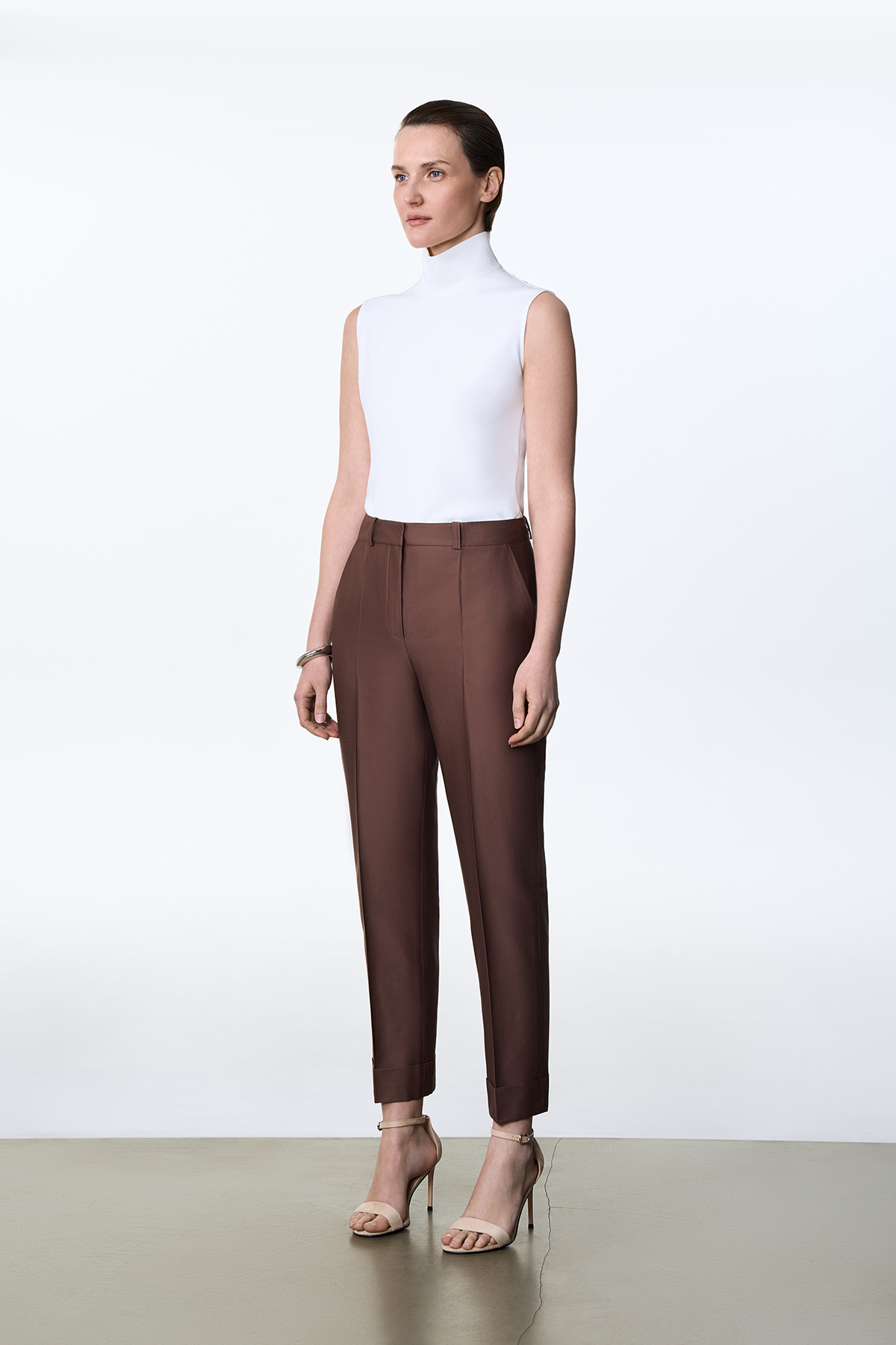 Брюки укороченные VASSA&Co, пол женский, цвет коричневый, фото №4