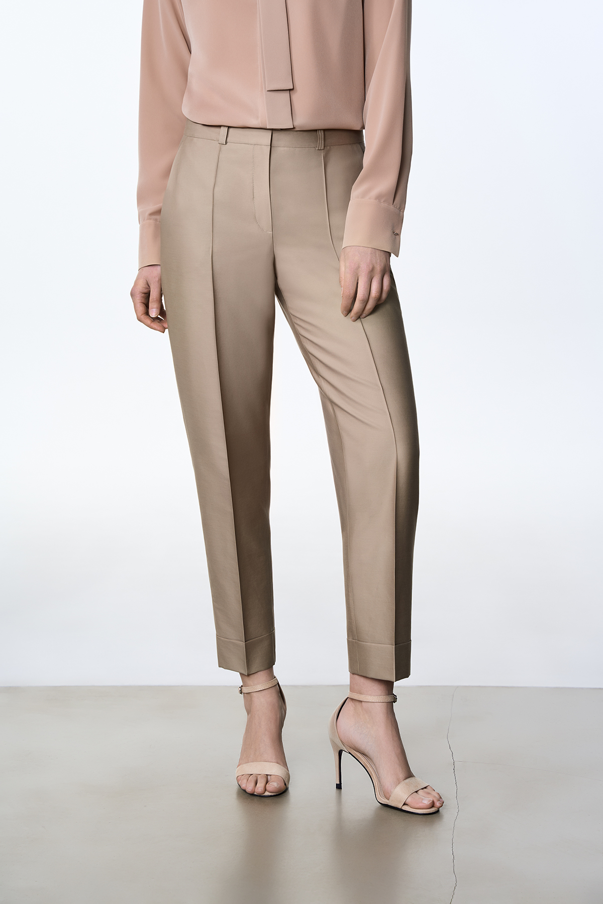 Брюки укороченные VASSA&Co, пол женский, цвет хаки, фото №3