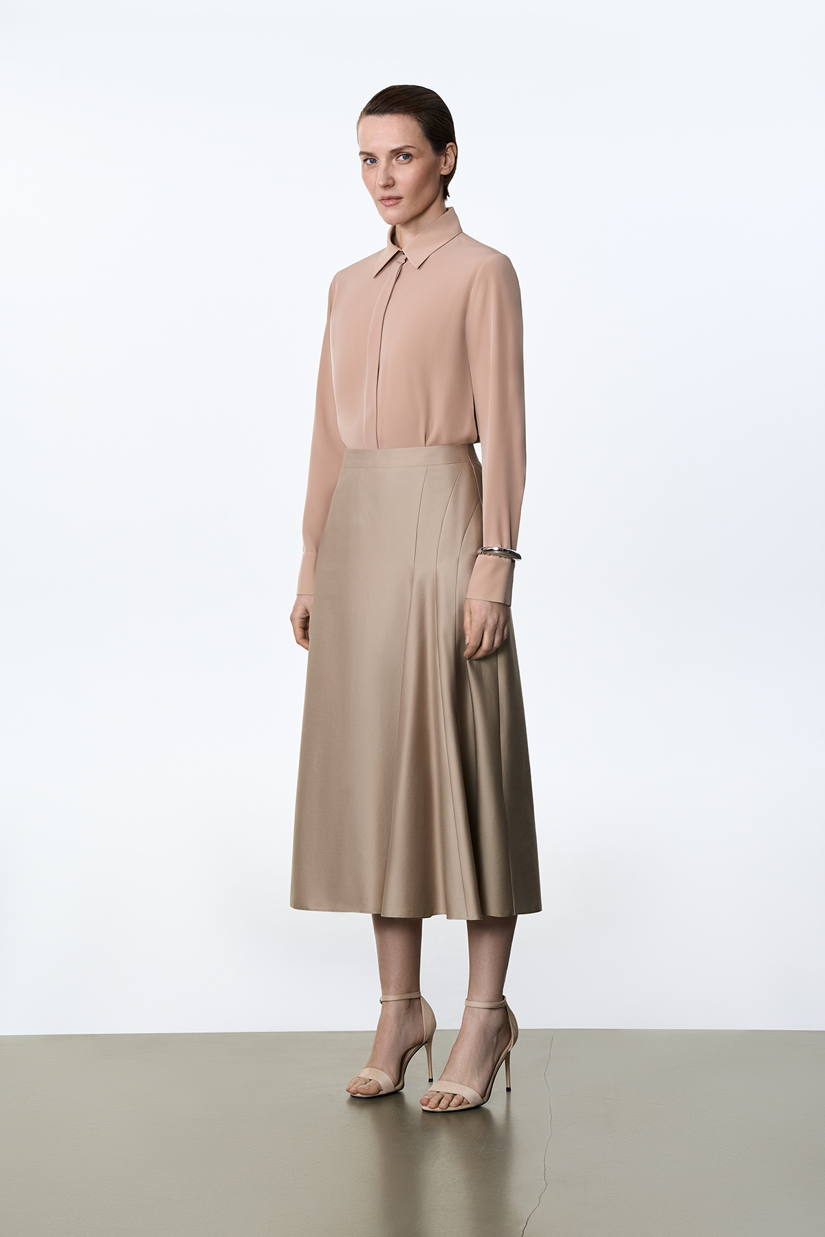 Юбка миди песочного цвета VASSA&Co, пол женский, цвет хаки, фото №3