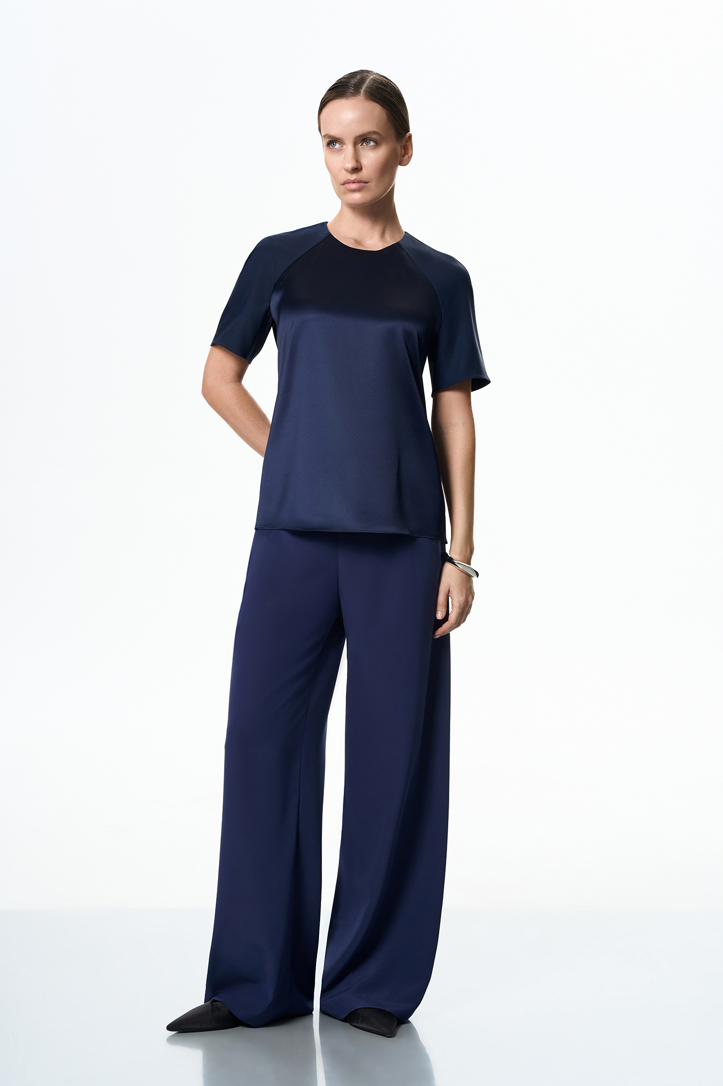 Блузка тёмно-синяя VASSA&Co, пол female, цвет синий, фото №2