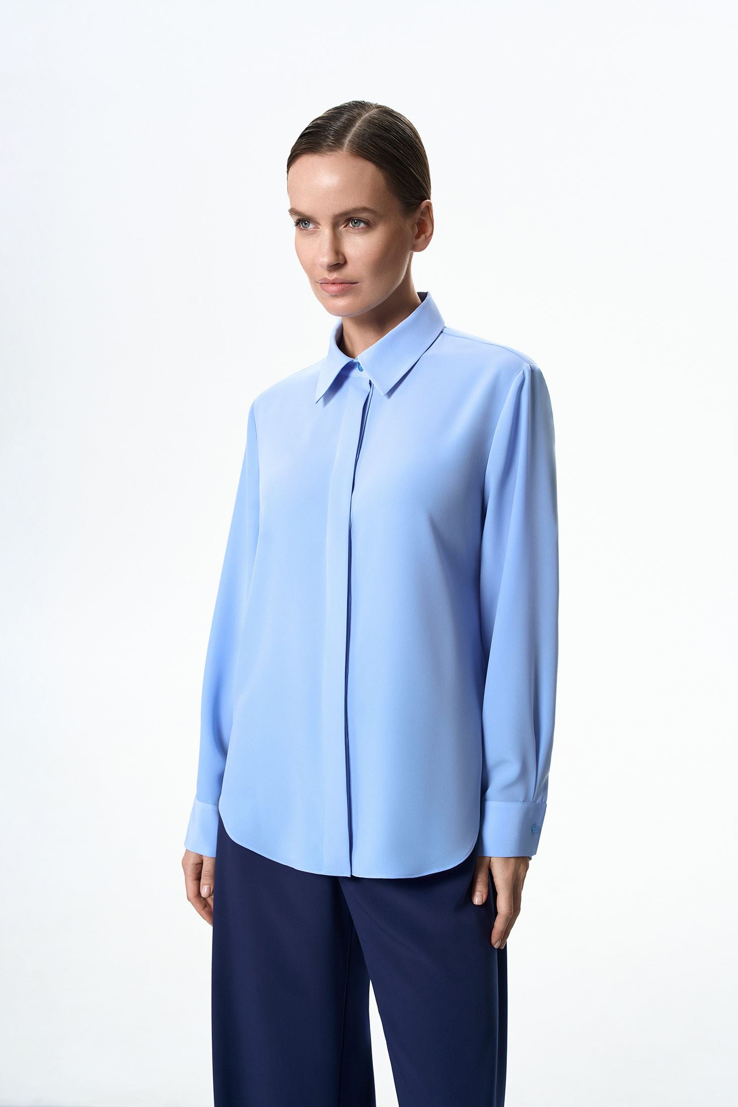 Блузка голубая VASSA&Co, пол female, цвет синий, фото №2
