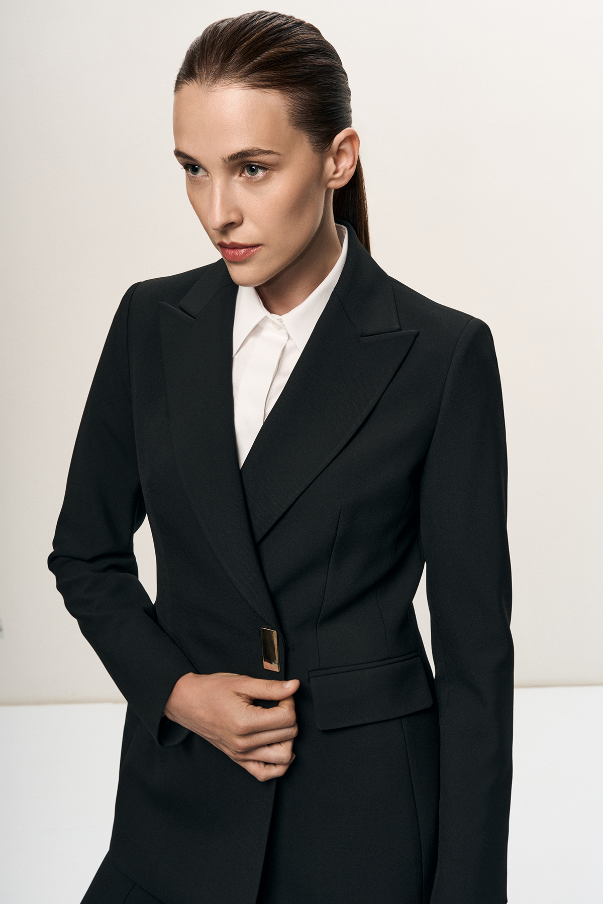 Жакет с металлической застёжкой VASSA&Co, пол female, цвет black, фото №3
