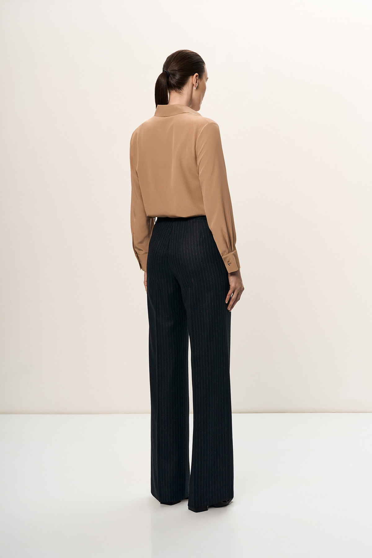 Silk blouse VASSA&Co, пол female, цвет бежевый, фото №4