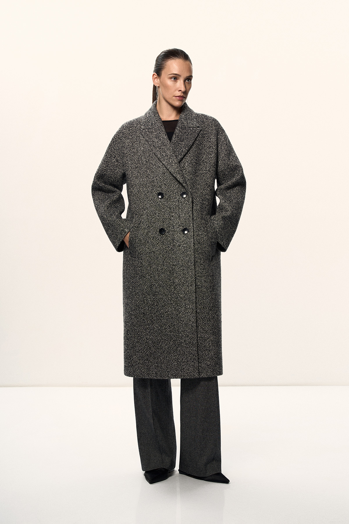 Двубортное пальто свободного кроя VASSA&Co, пол female, цвет black, фото №2