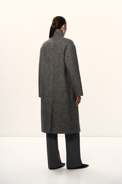 Двубортное пальто свободного кроя VASSA&Co, пол female, цвет black, фото №4