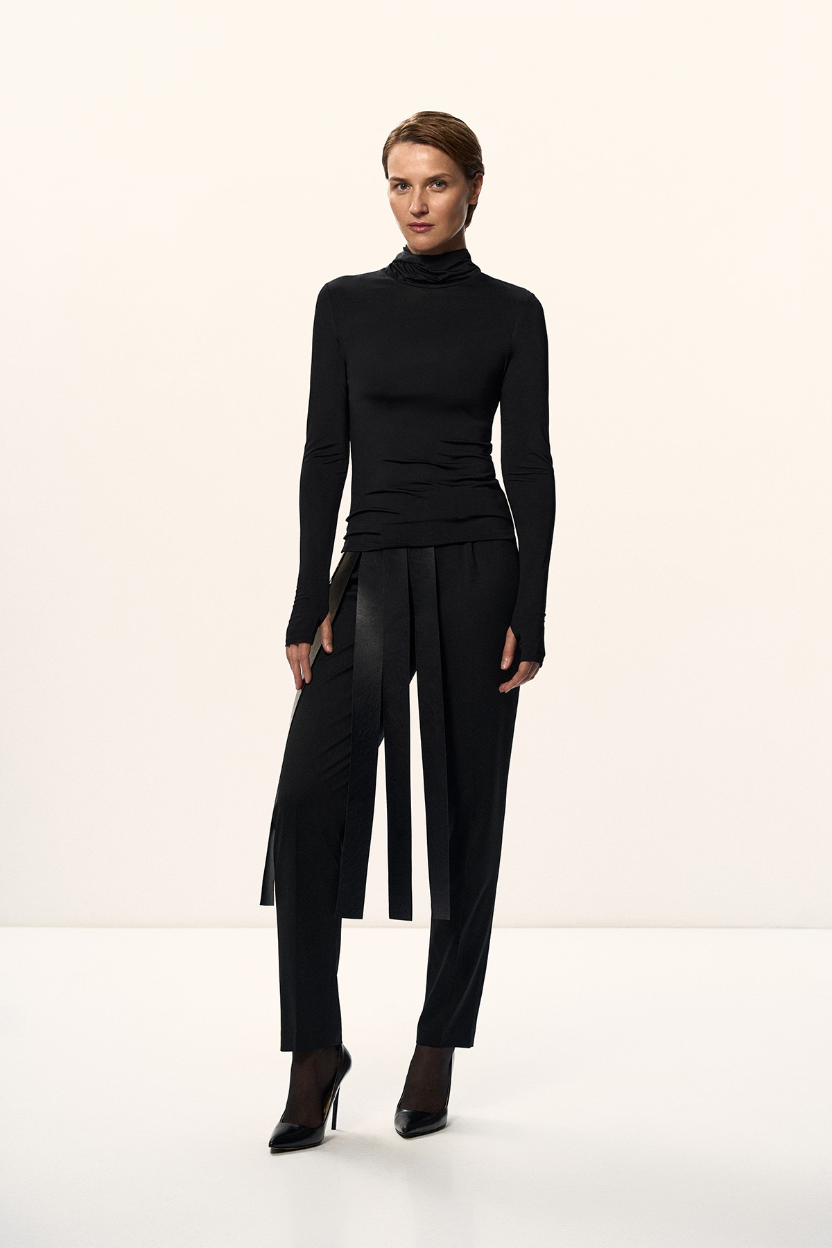 Акцентный пояс с вертикальными элементами VASSA&Co, пол female, цвет black, фото №3