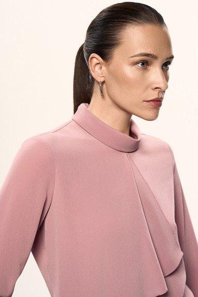 Блузка с асимметричной драпировкой VASSA&Co, пол женский, цвет розовый, фото №3