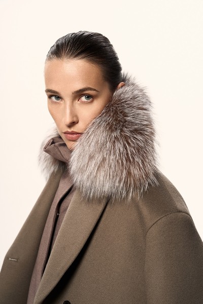 Пальто с воротником из натурального меха VASSA&Co, пол female, цвет brown, фото №9
