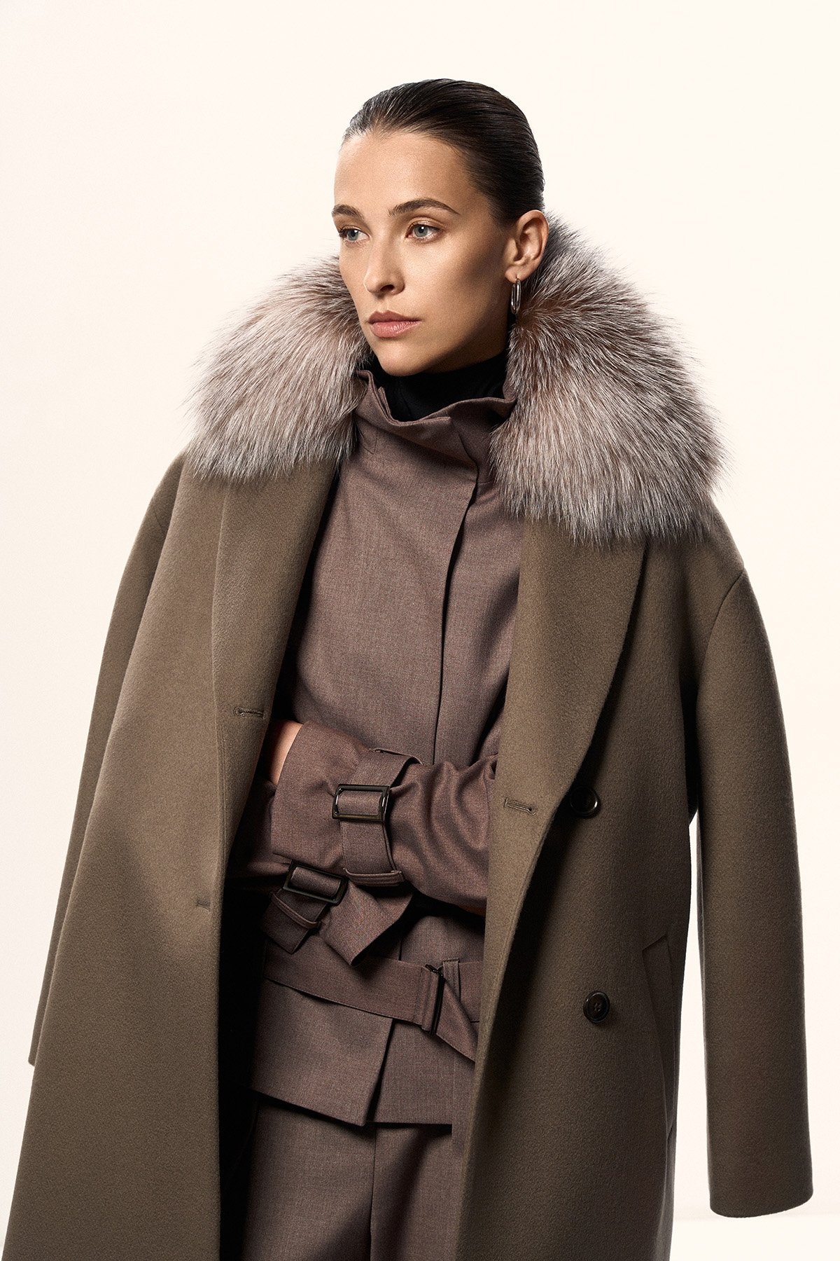 Пальто с воротником из натурального меха VASSA&Co, пол female, цвет brown, фото №7