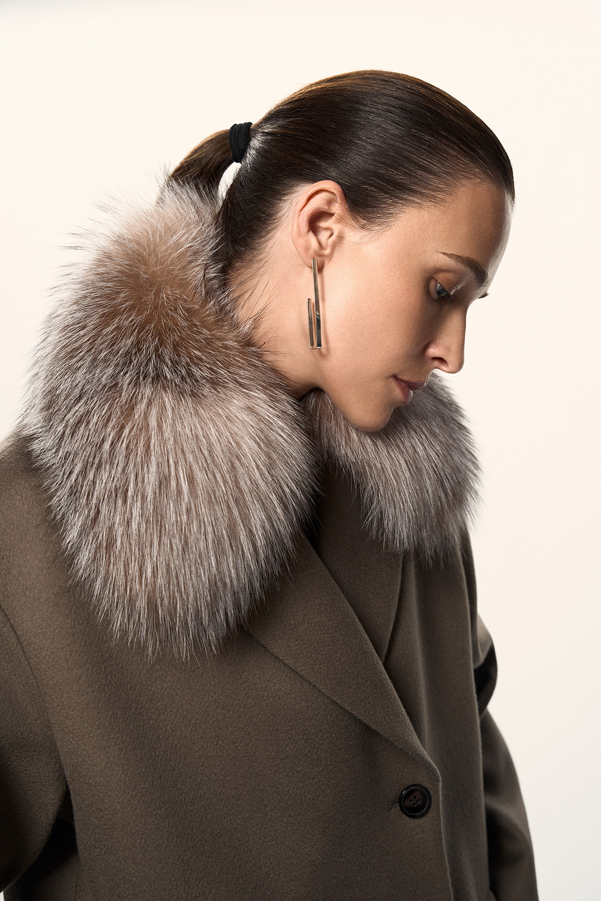 Пальто с воротником из натурального меха VASSA&Co, пол female, цвет brown, фото №6