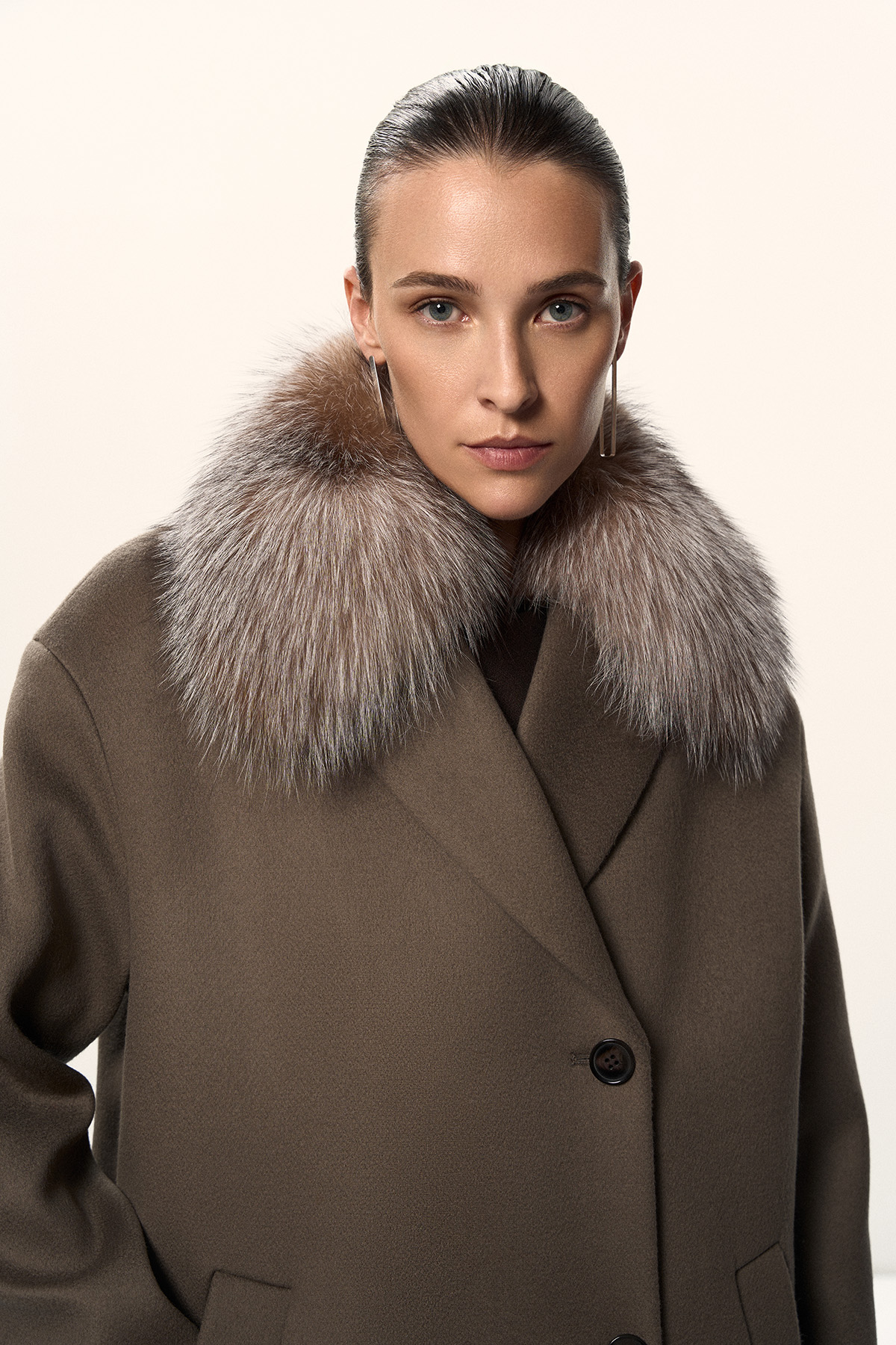 Пальто с воротником из натурального меха VASSA&Co, пол female, цвет brown, фото №8