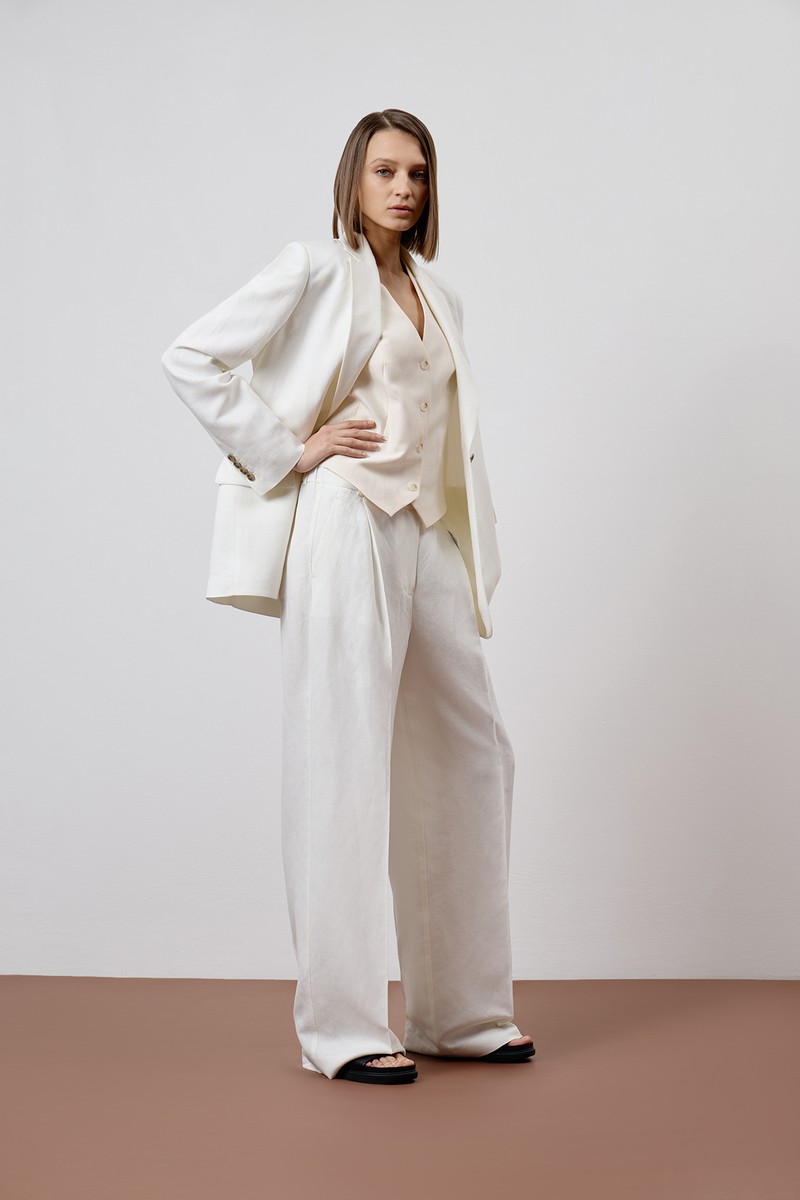 Костюм-тройка из льна и вискозы