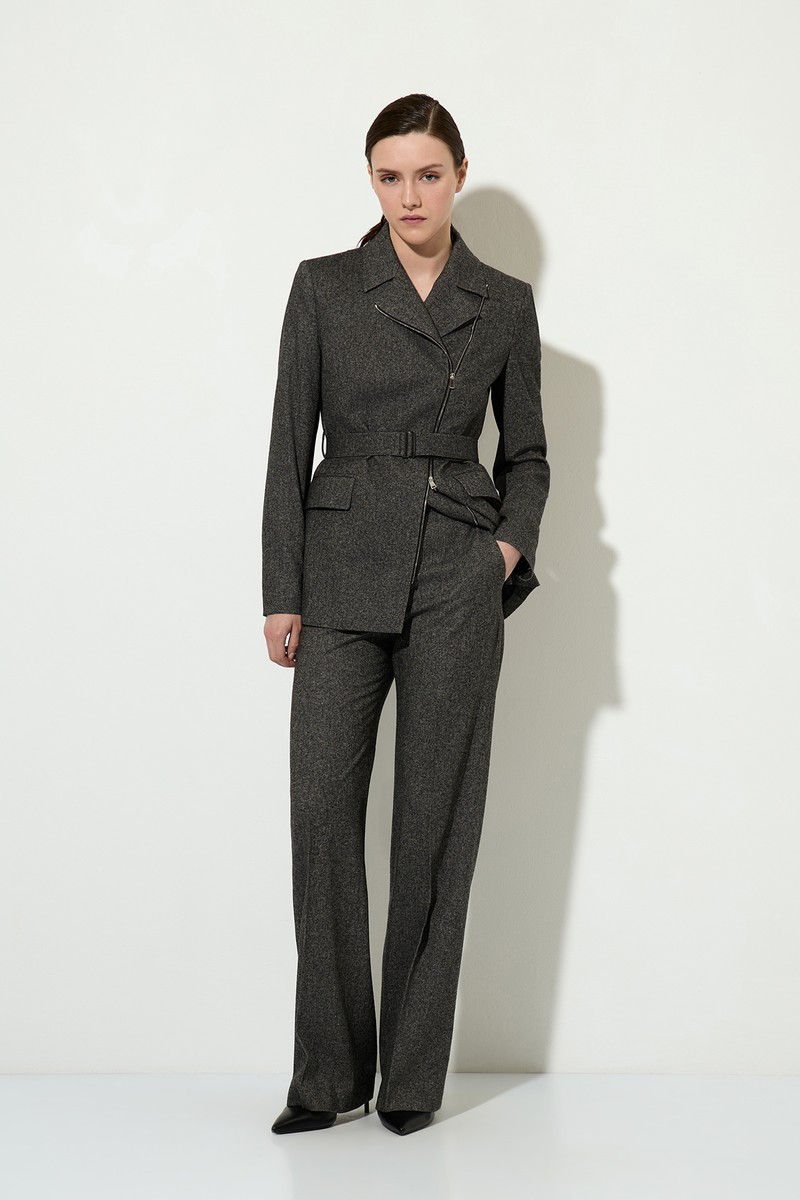 Костюм из шерсти и вискозы