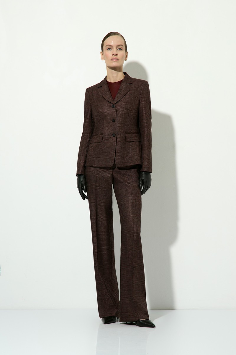 Костюм с укороченным жакетом