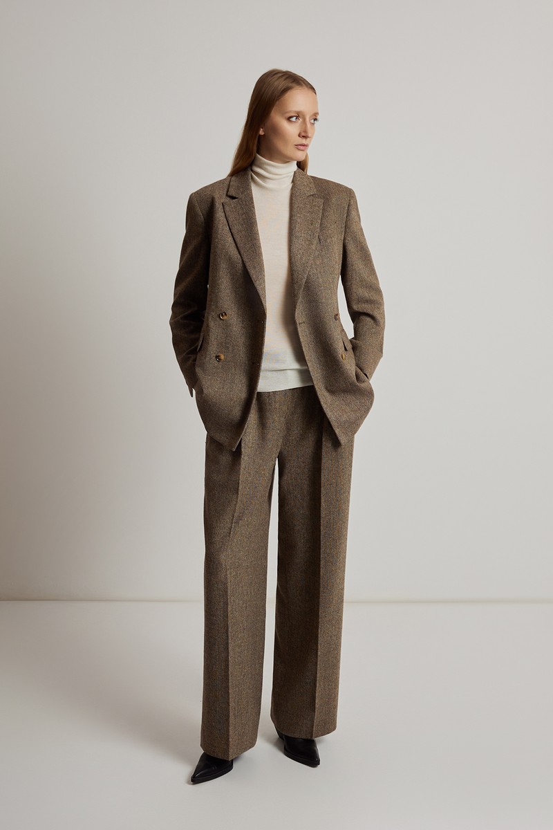 Костюм брючный полушерстяной