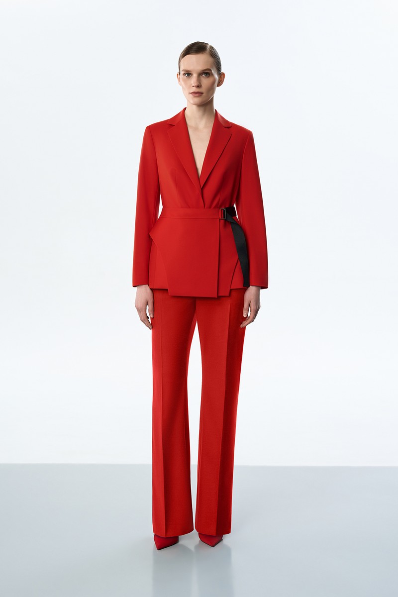 Костюм с жакетом-трансформером