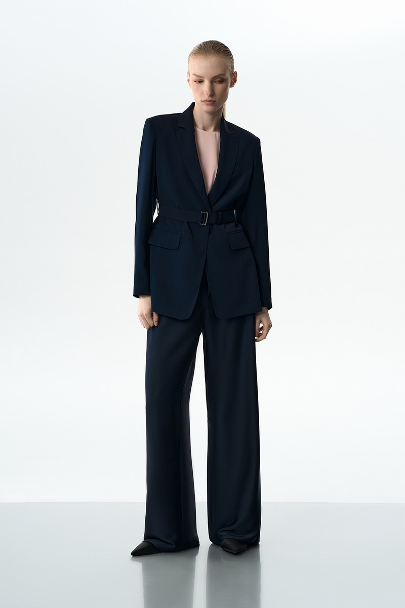 Костюм в пижамном стиле синий