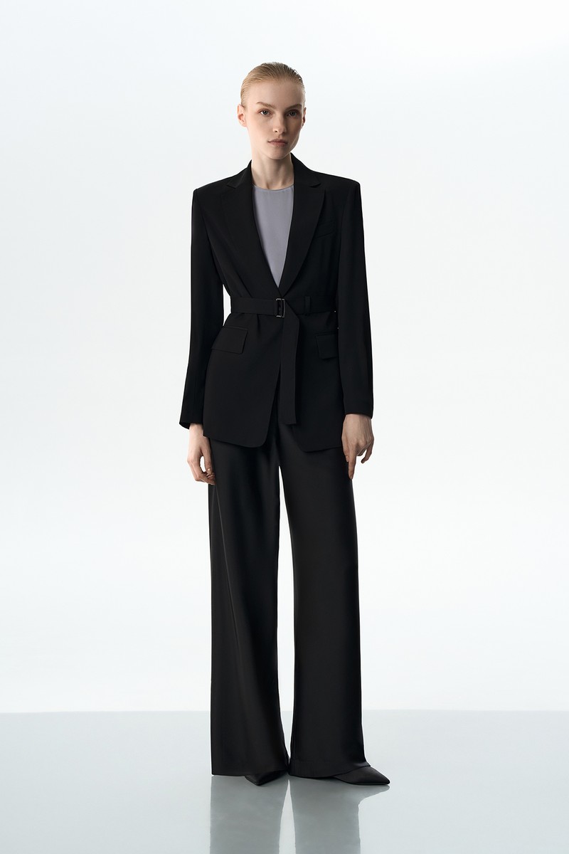 Костюм легкий черный